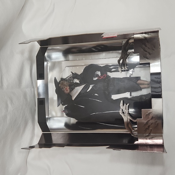 Disney Collector Edition CRUELLA DE VILLL 101 DALMATIANS - Picture 4 of 6